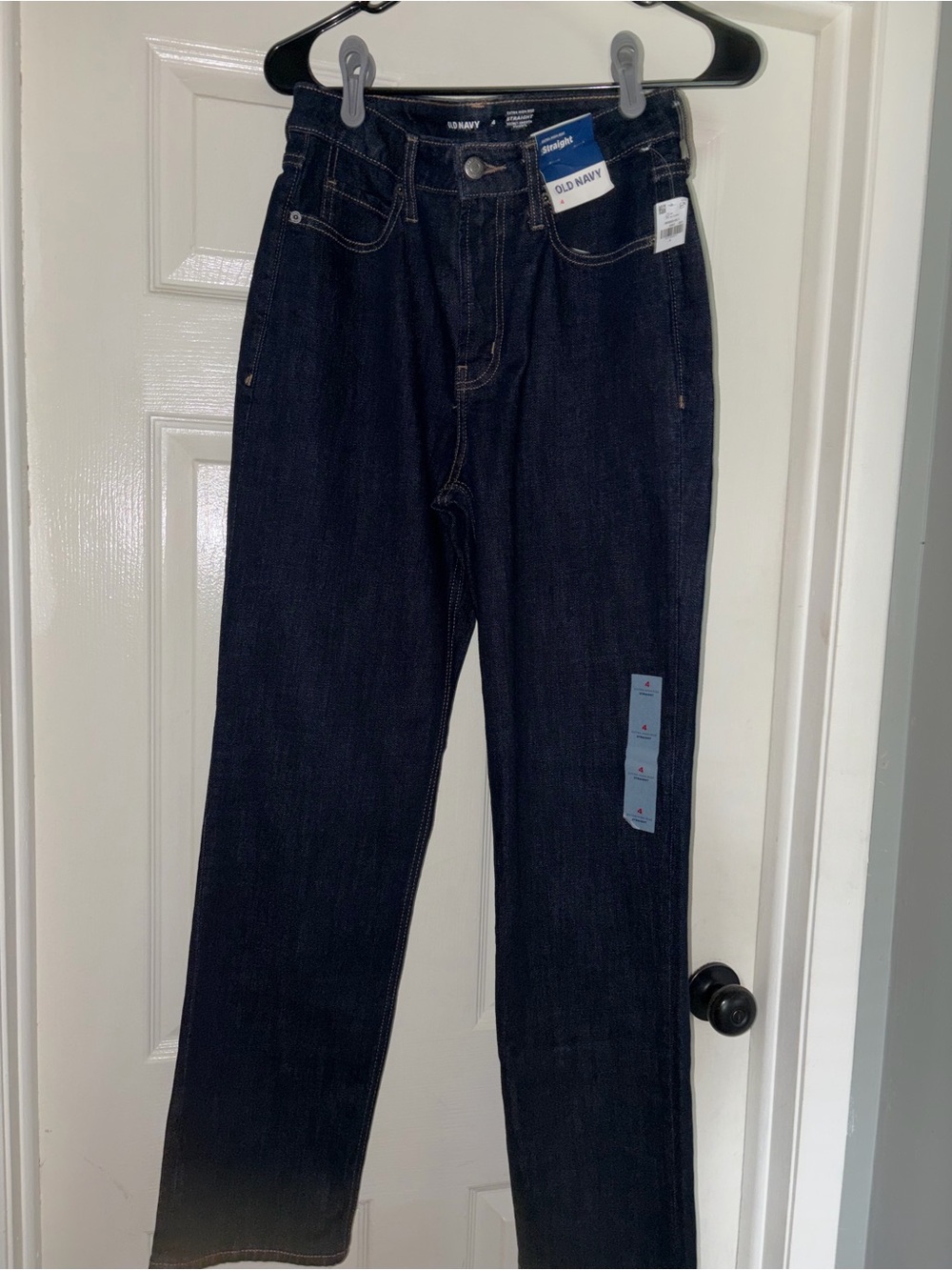 Old Navy Women's Dark Blue Straight-Leg Jeans…size 4 regular